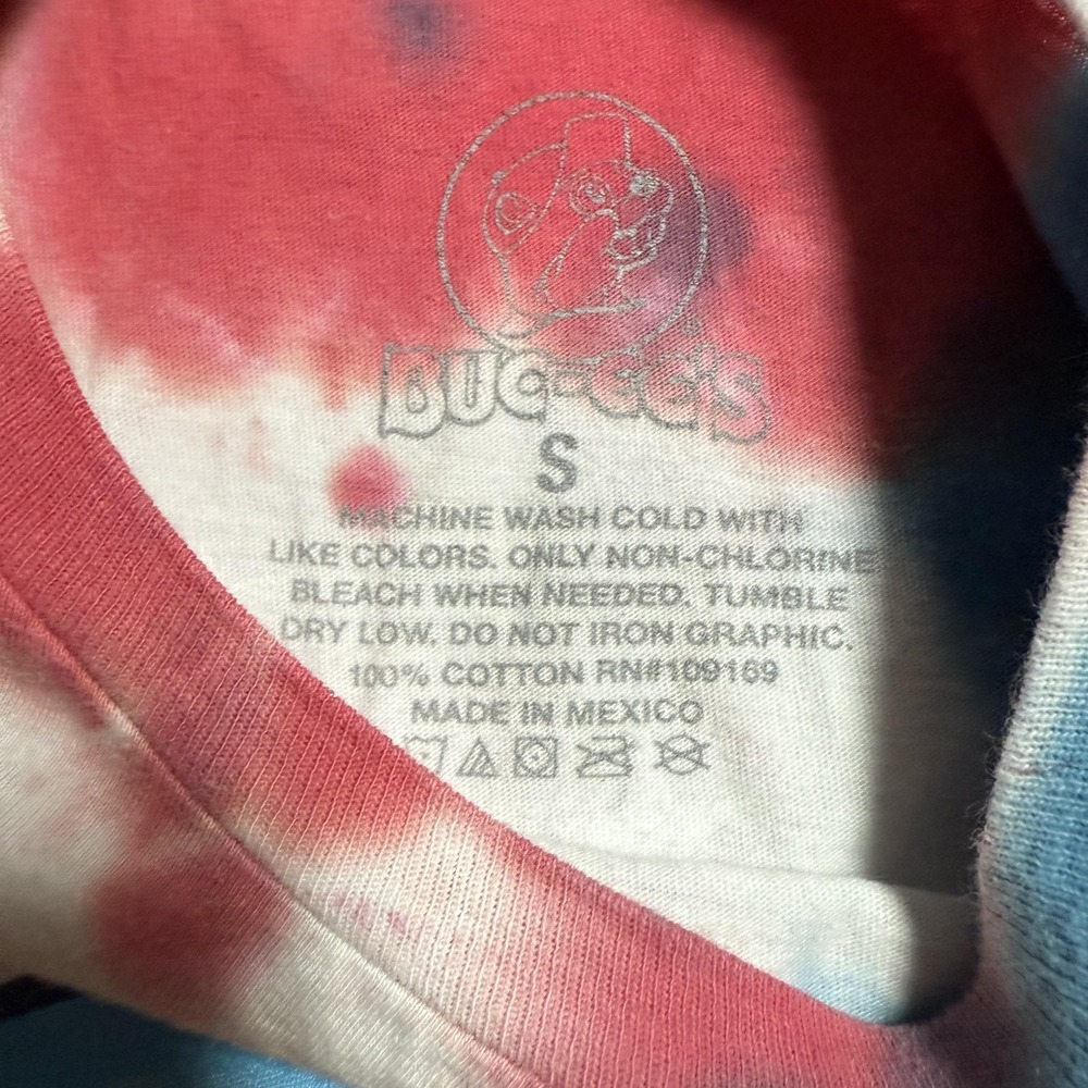 Buc-ee's 2022 Tie Dyed 4th of July Let's Get Poppin' Men Small T-Shirt Fireworks - Picture 4 of 6